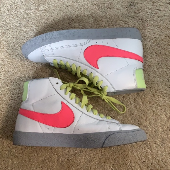 Nike Blazers🤍 - Picture 3 of 7